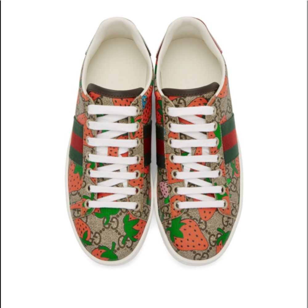 ❌SOLD❌ Gucci Supreme Strawberry Ace Sneakers Sz38